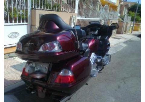 Mi honda goldwing 1800 por autocaravana