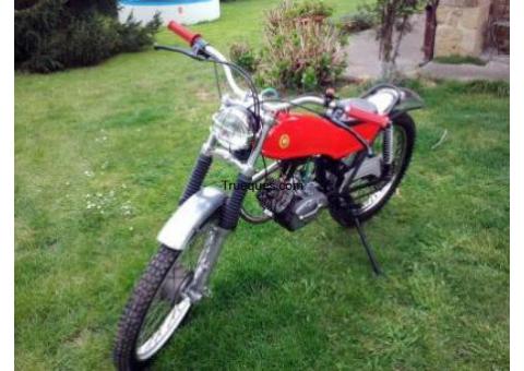 Moto clasica montesa cota 49