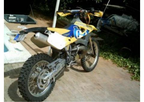 Ofrezco moto de campo husqwarna wr 250 del 2001