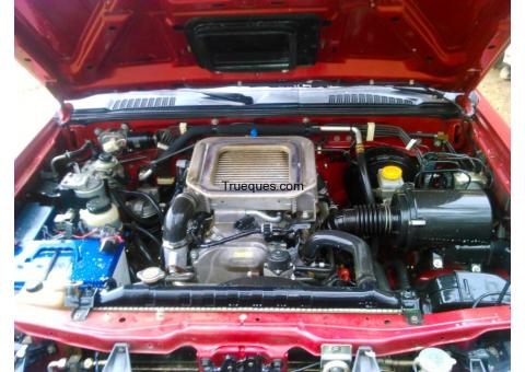 Permuto nissan turbodiesel 2010 4x4 2.5 cc.