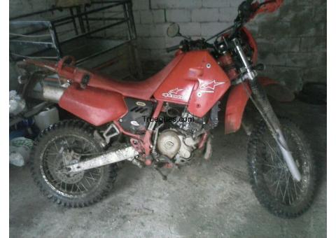 Se ofrece moto de 125