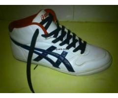 Zaatillas asics completamente nuevas,no han salido a la calle - 1/1