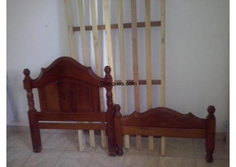 Cama algarrobo + mesita de luz + colchon tipo somier