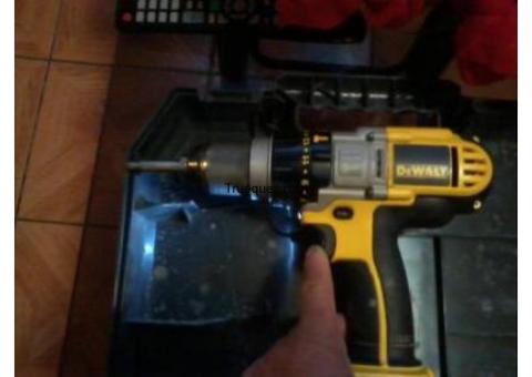 Taladro percutor atornillador dewalt