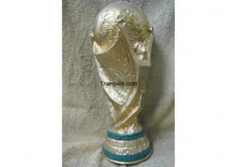 Escultura replica copa del mundial