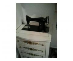 Maquina de coser alfa con mueble - 1/1