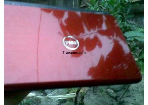 Lapto dell inspiron color roja nueva con su estuche