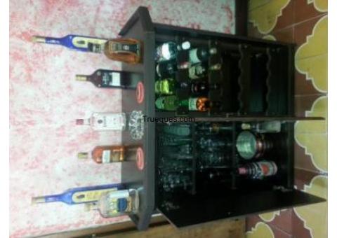 Mini bar equipado dos discos duros 1 tablet