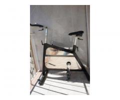 Bicicleta de spinning y plataforma vibratoria - 1/1