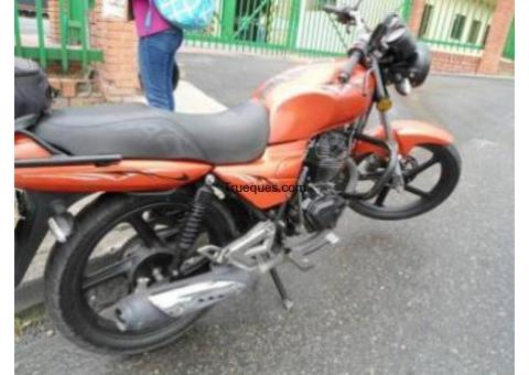 Cambio moto akt 125 modelo 2009 repontenciada a 150 papeles al dia propongan