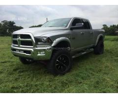 Dodge ram 2012 como nuevo exelente estado alzado con suspension de 5pulgadas rines 22 llantas nitto  - 1/1