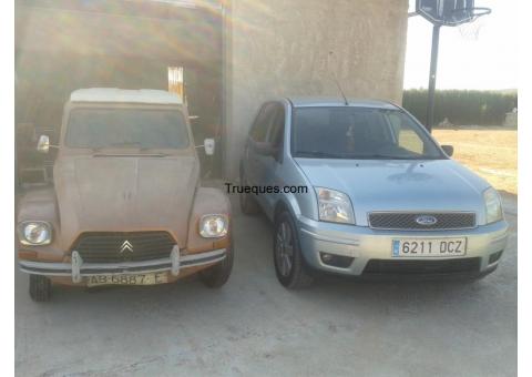 Dos coches por monovolumen o coche familiar