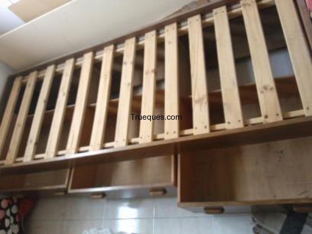 Cama de madera con 3 cajones