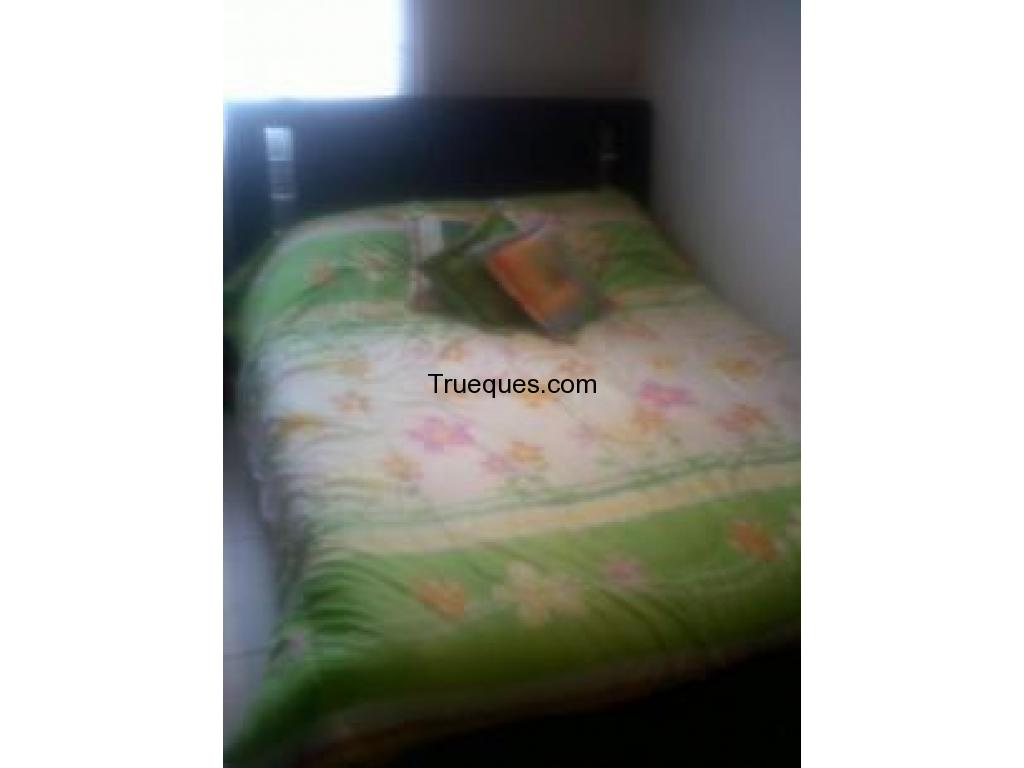 Cama doble con 3 meses de uso