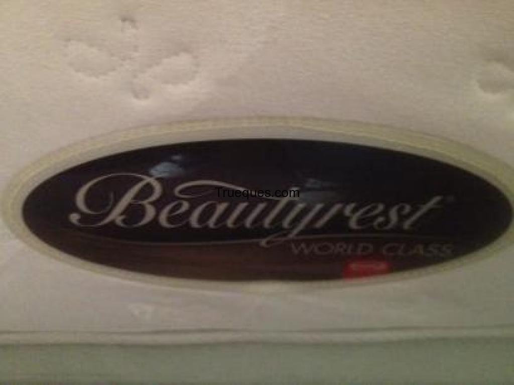 Cama y colchon queen size