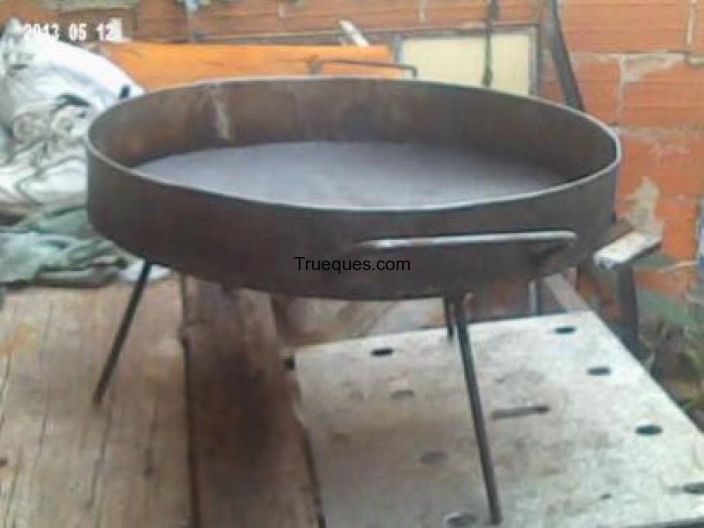 Disco de arado nuevo hecho artesanalmente