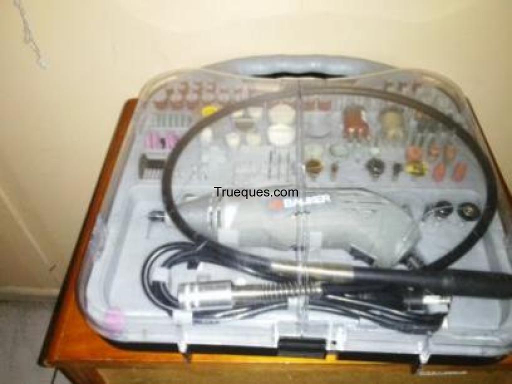 Dremel usado con accesorios