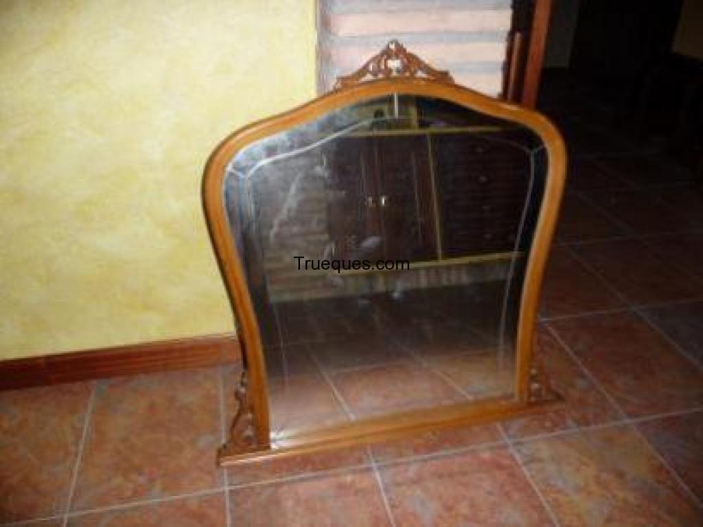 Espejo antiguo de aparador