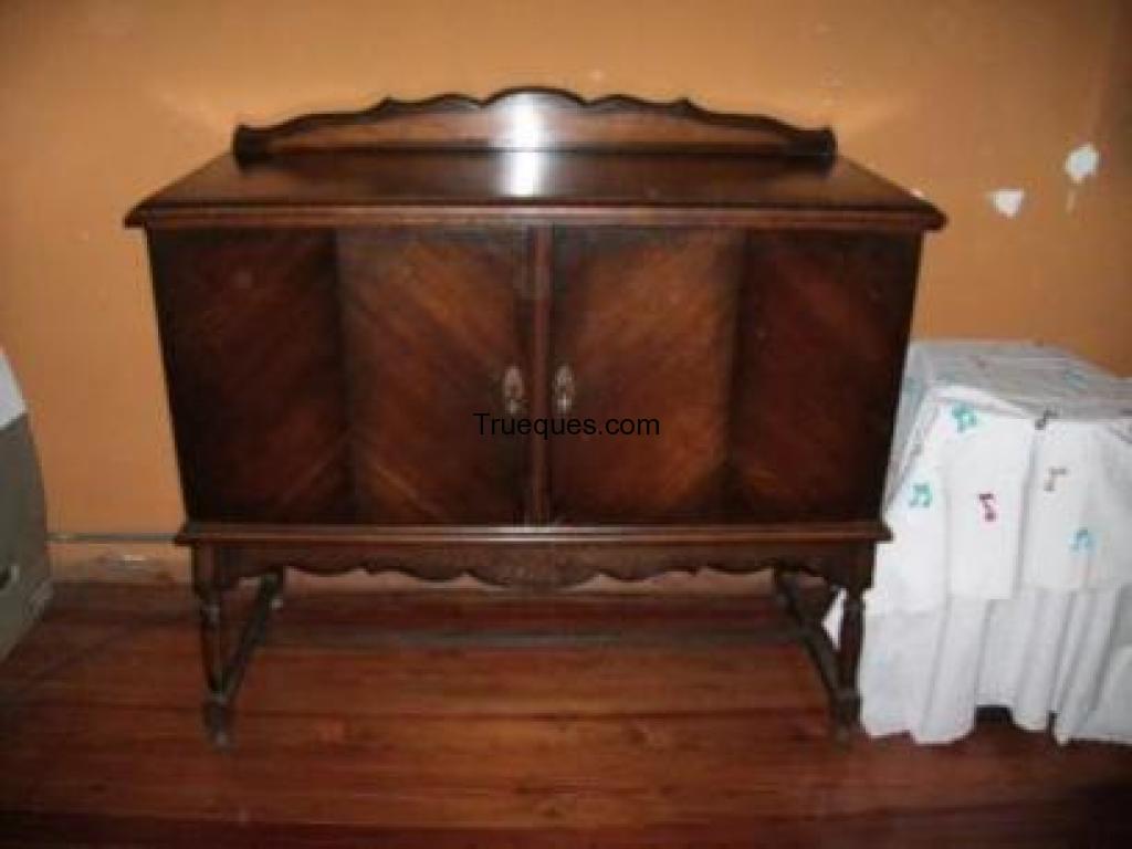 Impecable bahiut estilo provenzal todo original