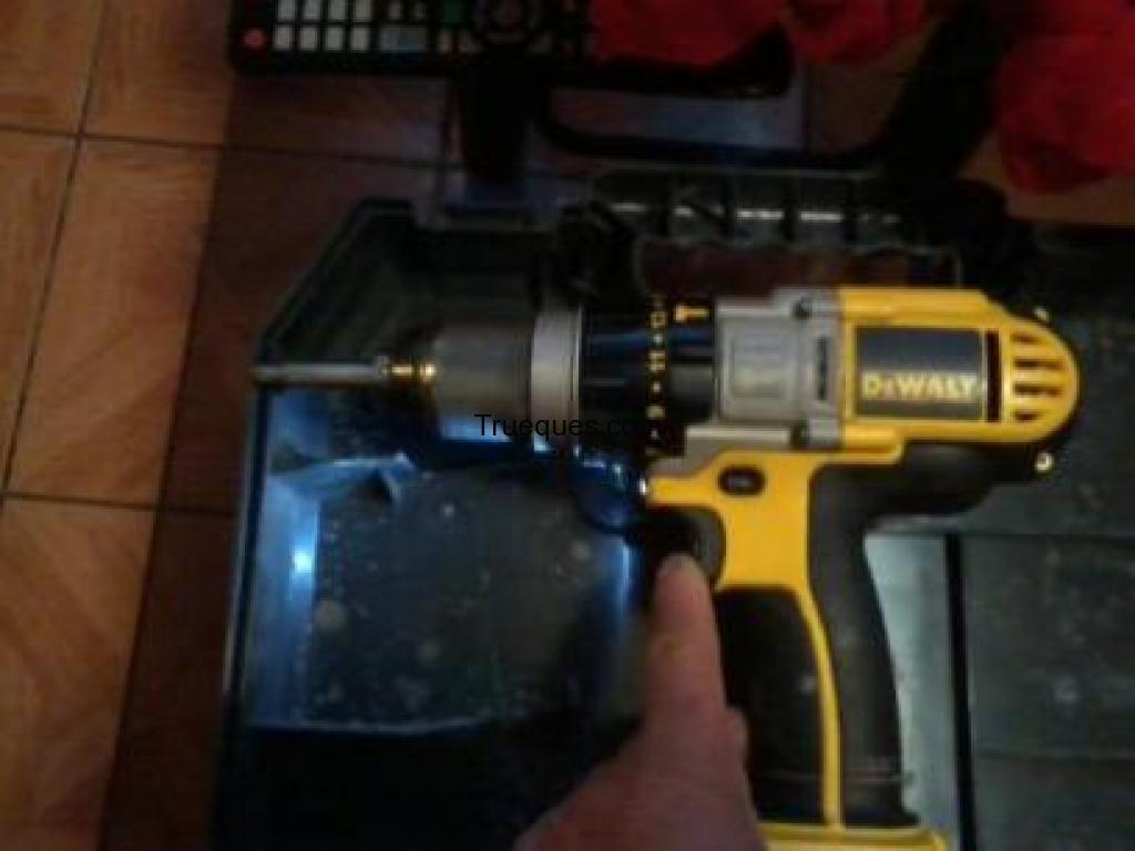 Taladro percutor atornillador dewalt