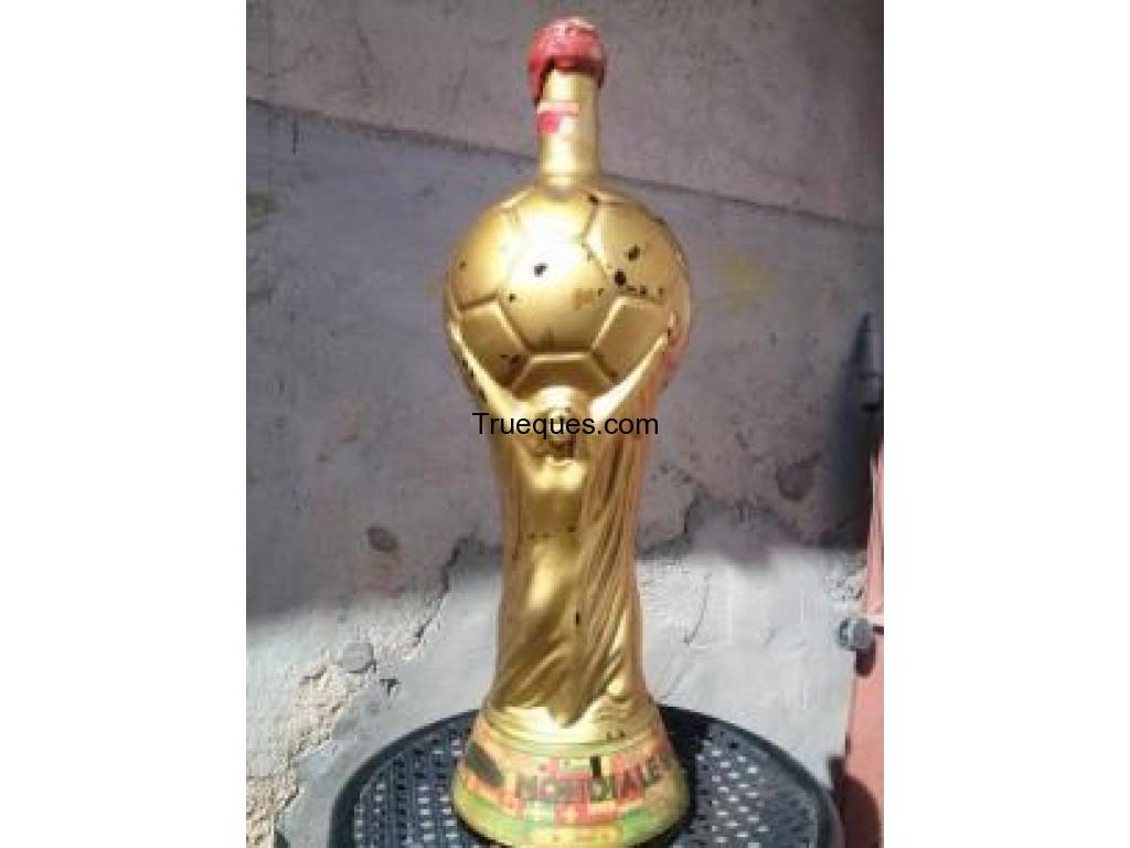 Botella vino caldirola barolo riserva 1984 mondiale 90