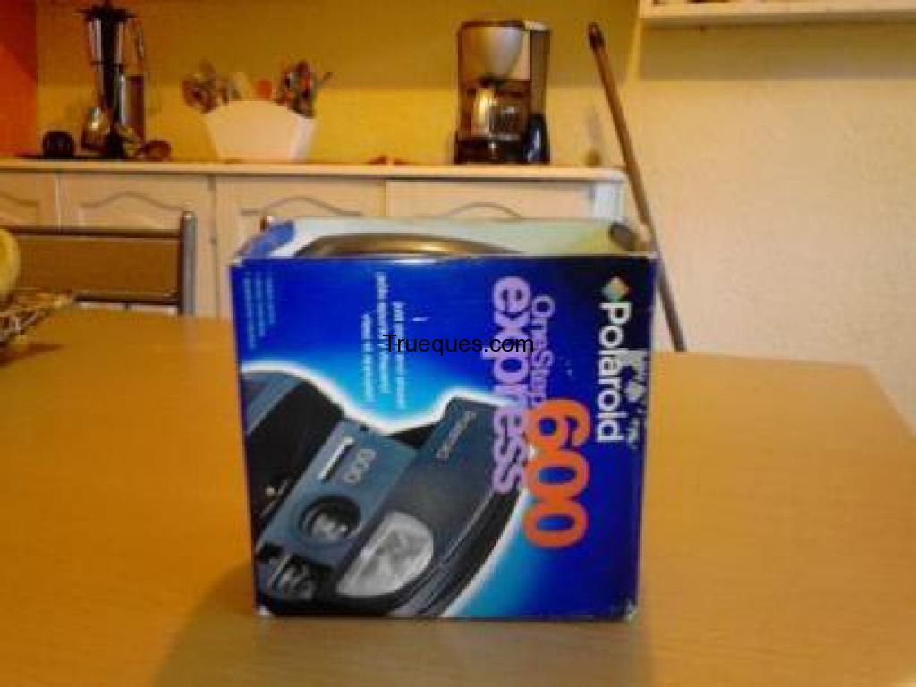 Canje de camara polaroid 600 en exelente estado