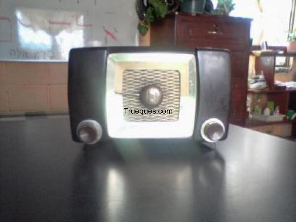 Radio zenit de 1940 en perfecto estado de funcionamiento