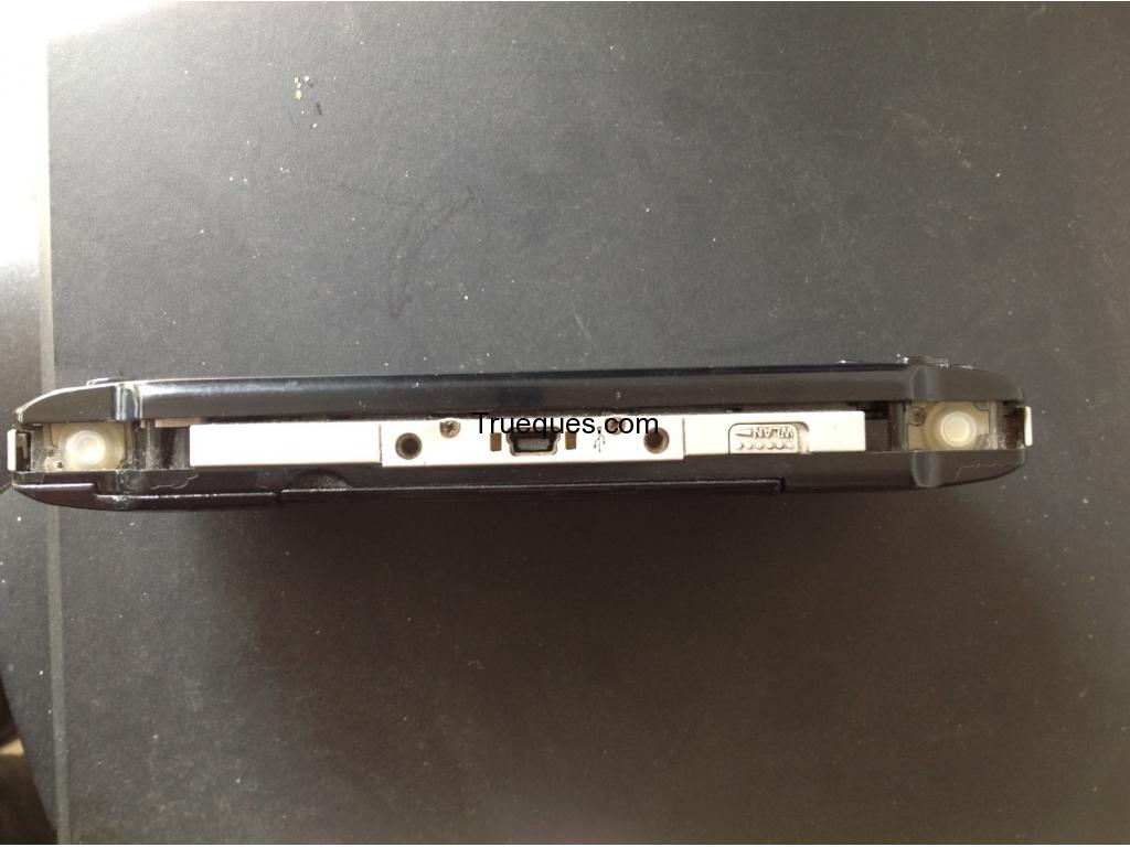 Psp sony portatil con la pantalla estillada