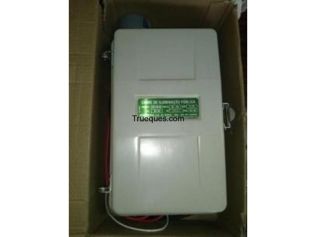 Caja de control o fotocontrol para alumbrado publico