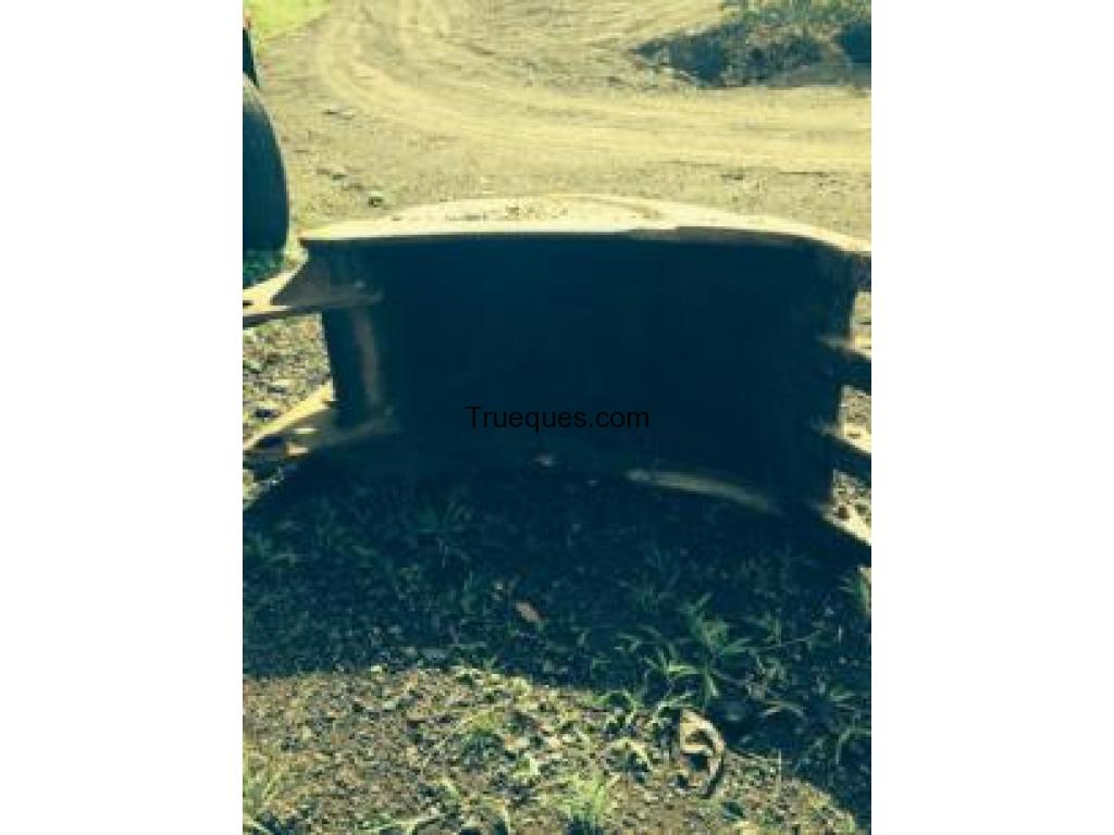 Venta negociable de 2 baldes para excabadora y una zaranda para colar material