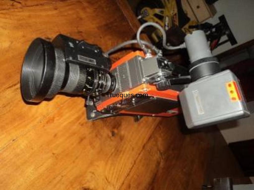 Cambio camara antigua por algo que me interrese