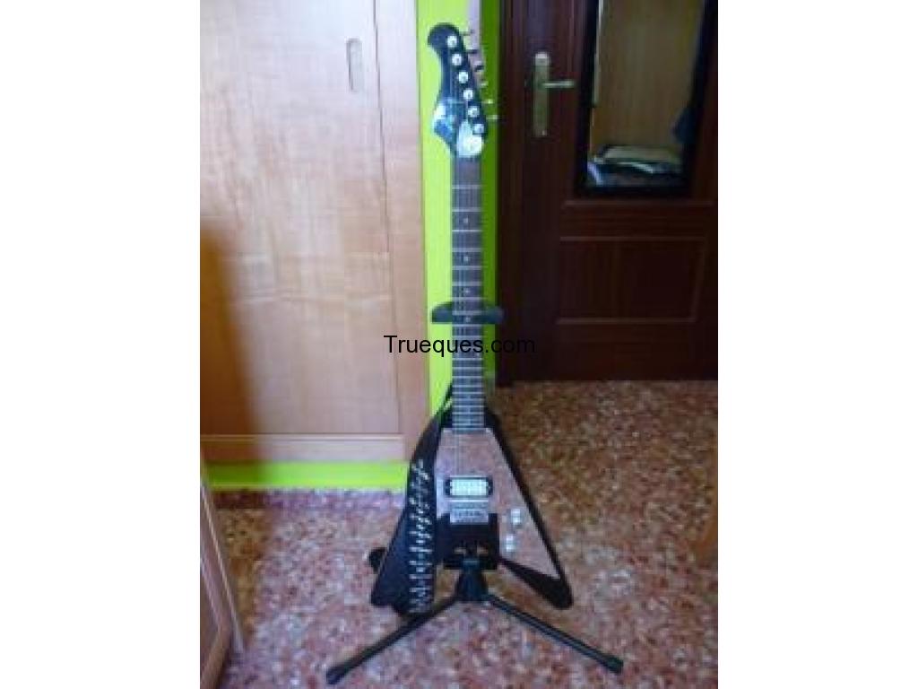 Guitarra gibson flying v por coche o moto de 50cc