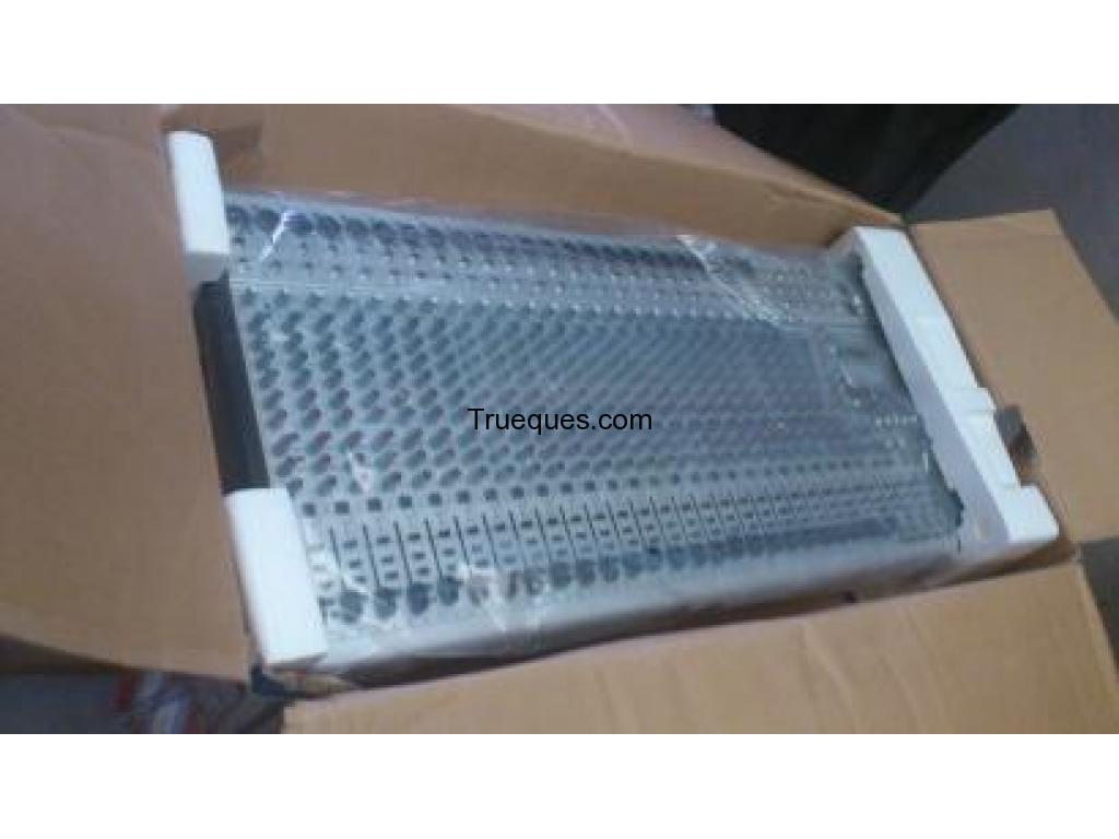 Mesa de sonido y amplificador