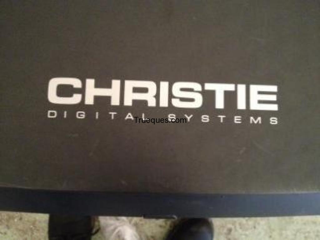 Proyector digital christie roadrunner l8