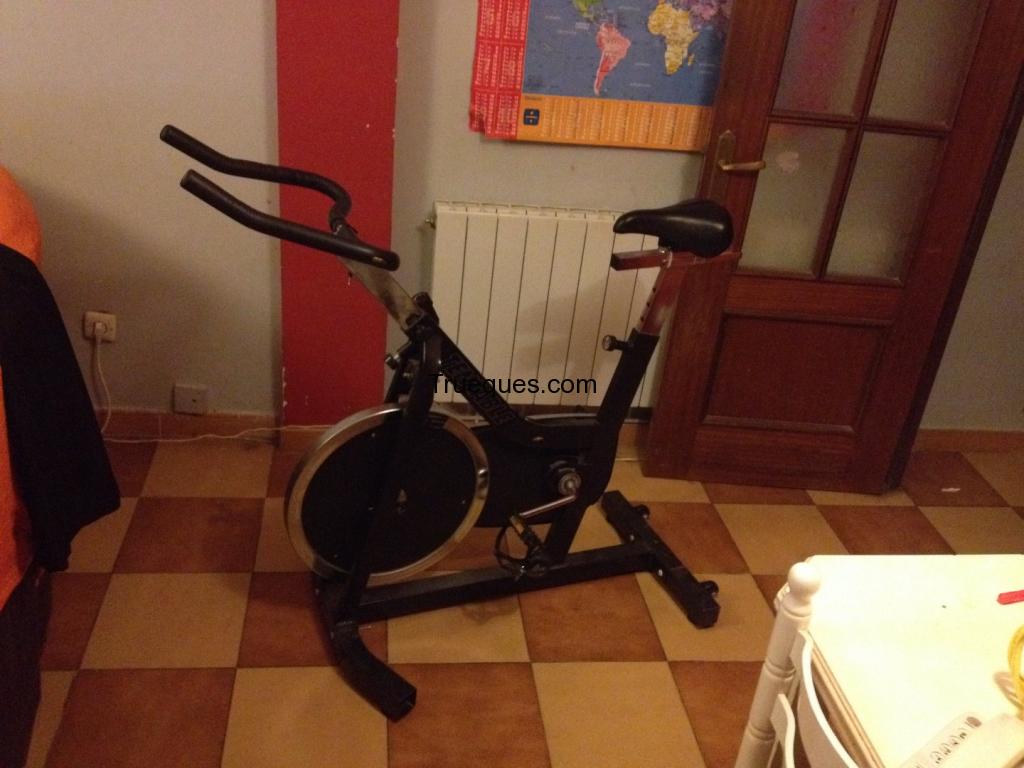 Bicicleta estatica spinning con rueda de inercia