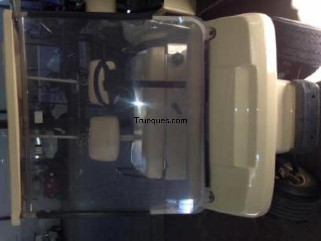 Coche de golf x maxiscooter o motocicleta