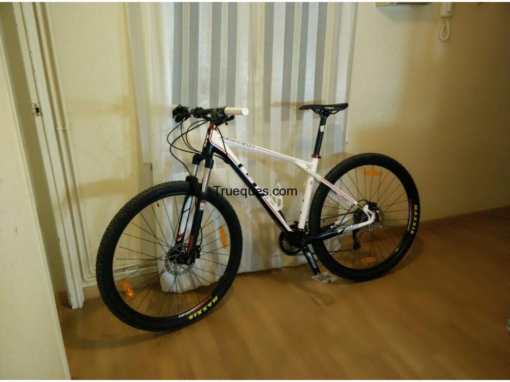 Moto pasada itv en buen estado