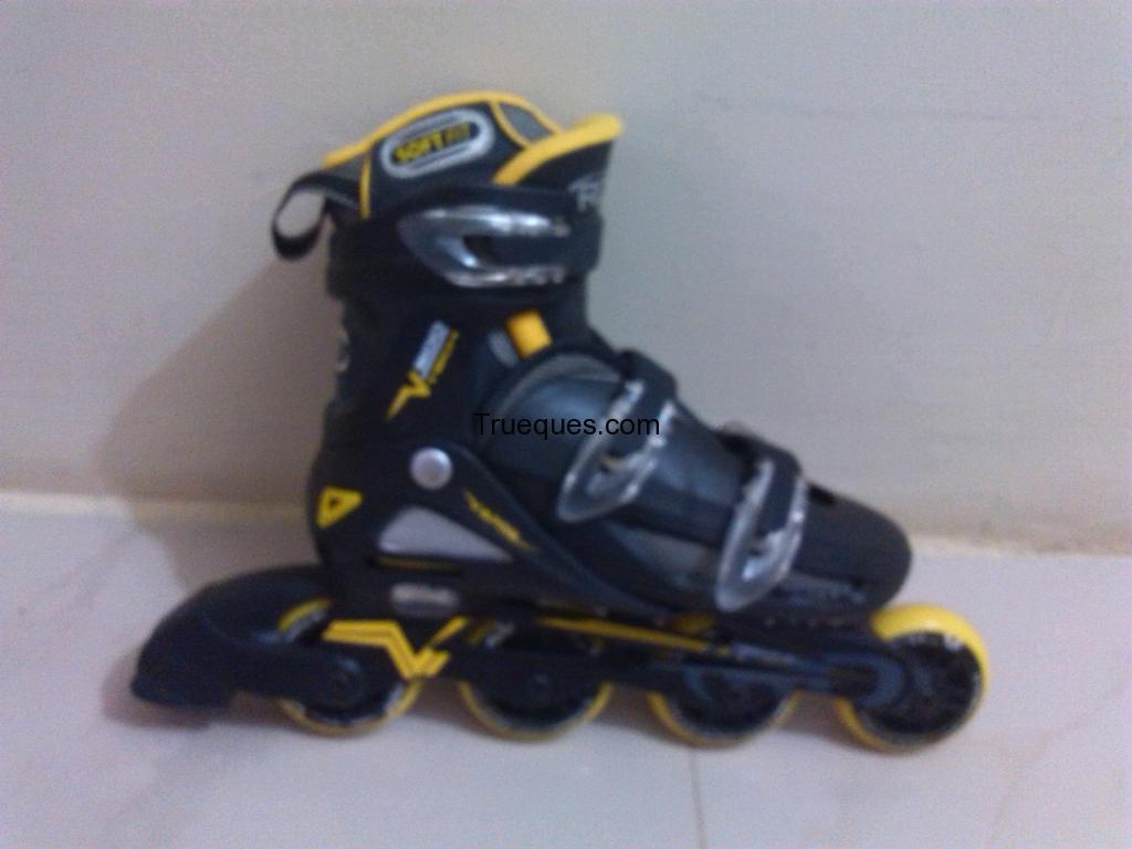 Se vende dos pares de patines en linea roller derby