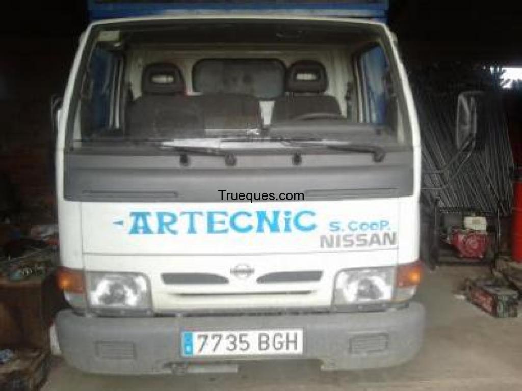 Camion nissan cabstar 90