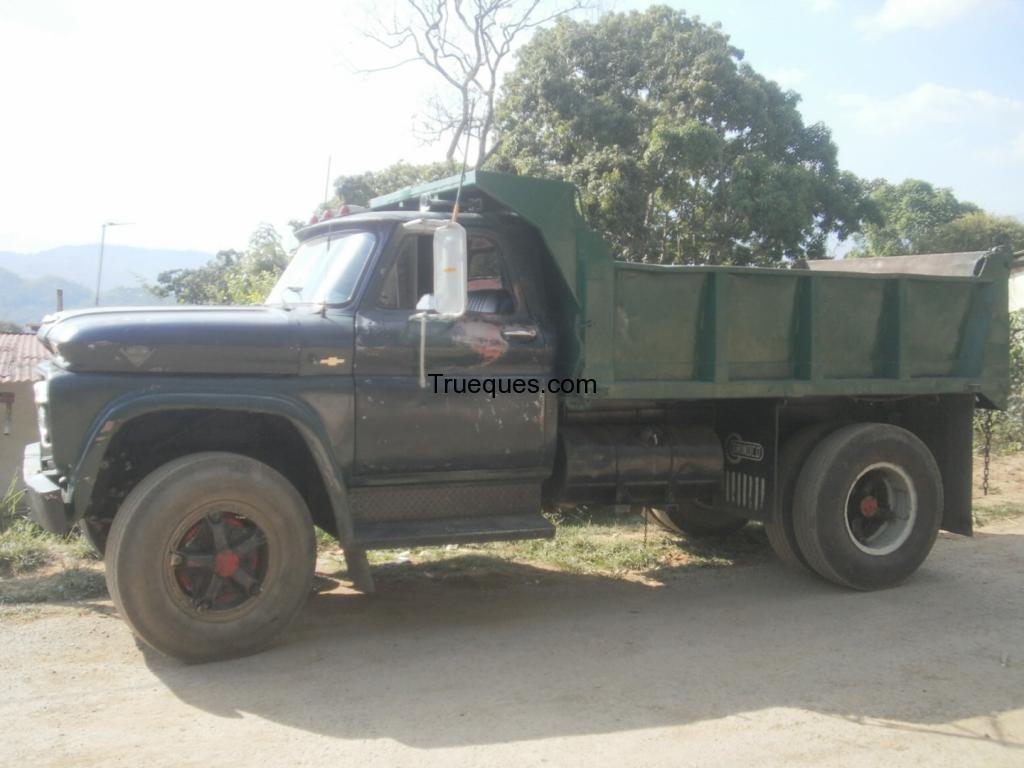 Camion volquete scania torton 113e