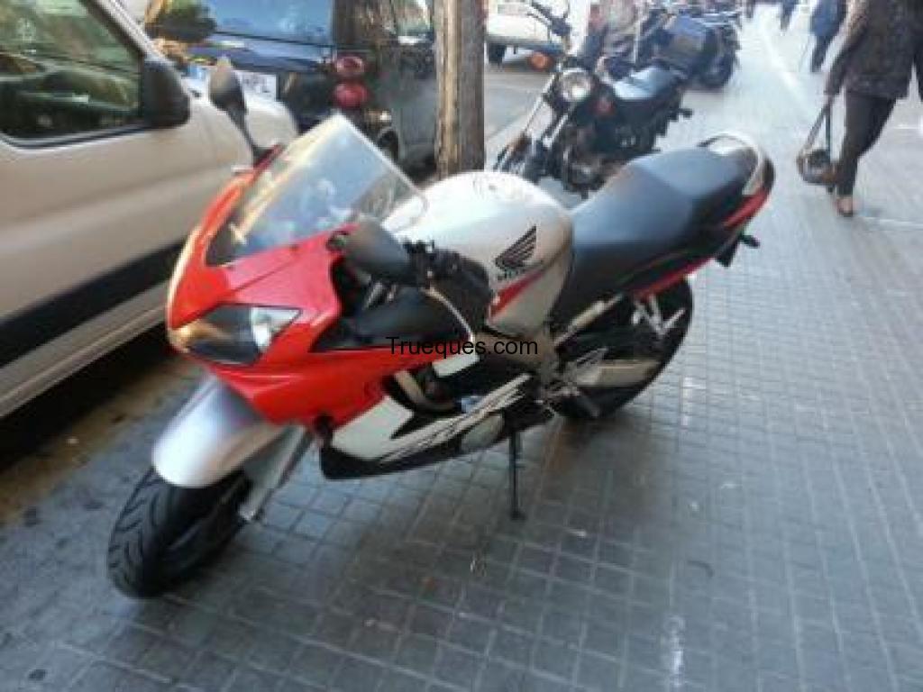 Cbr 600f por naked o trail