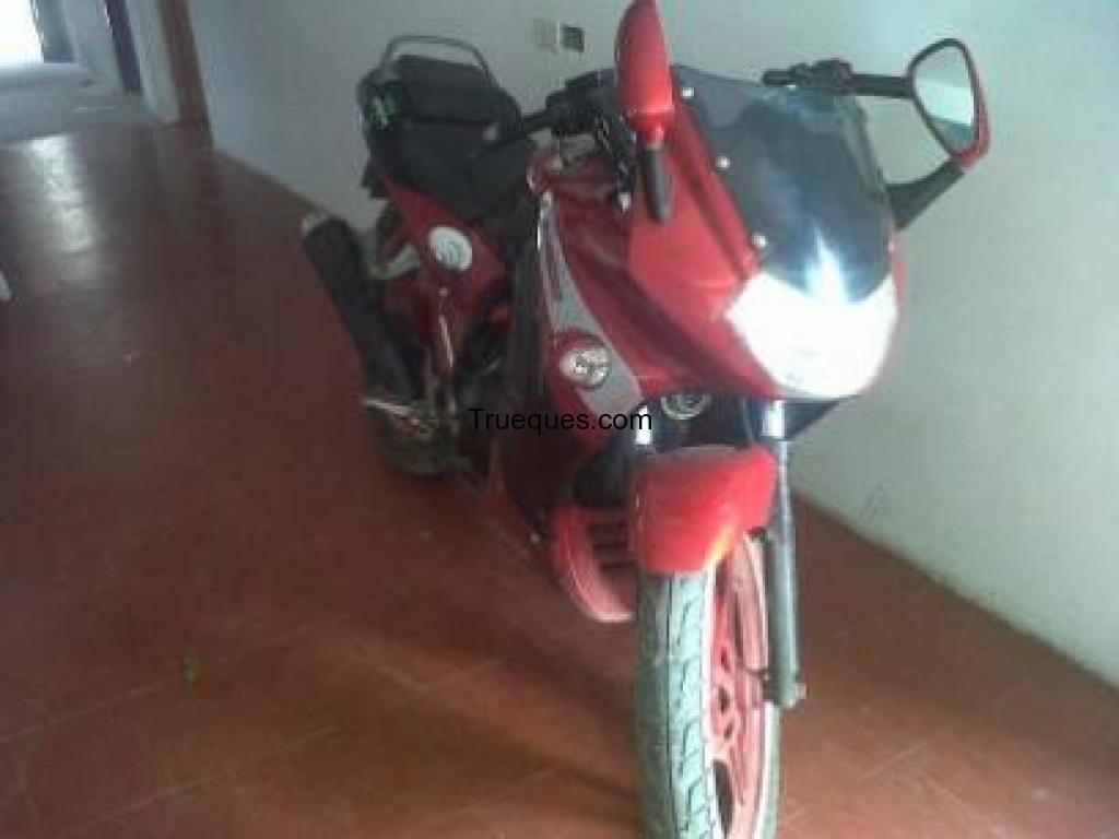 Moto italika rt200 estereo sony incorporado