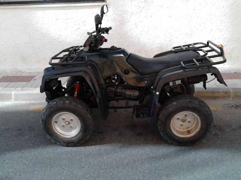 Ofrezco quad de 49cc de 2 plazas itv en vigor hasta 2016 color verde militar