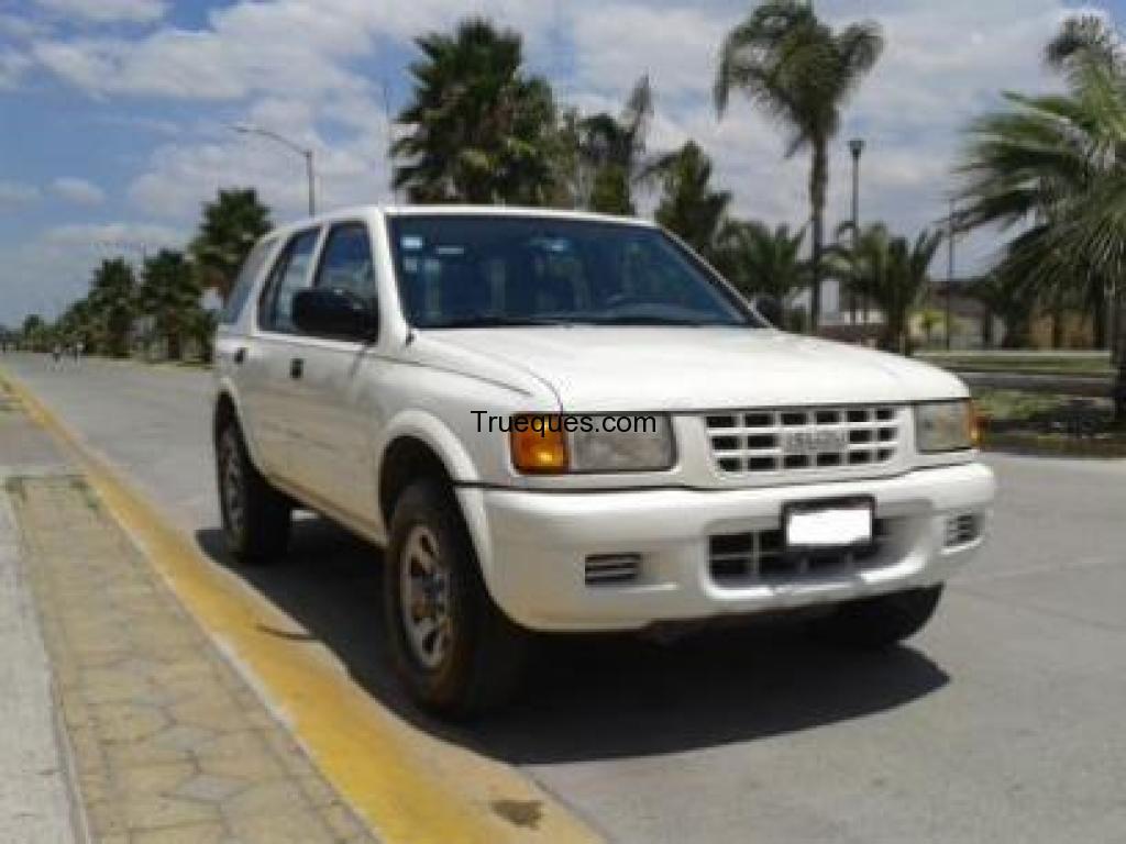 Preciosa camioneta rodeo isuzu