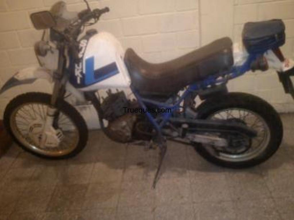 Zuzuki dakar motor 600 modelo 89 ideal para motocross y terrenos dificiles