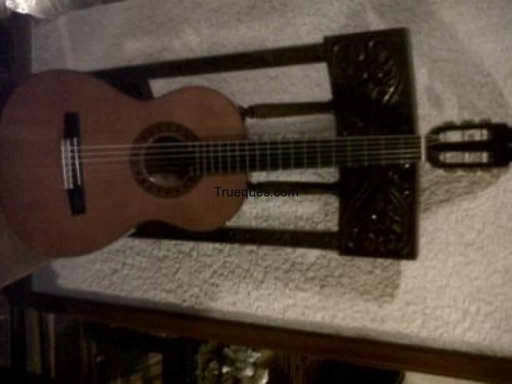 Nuevas cuerdas haber que me ofrecen guitarra en buen estadooo