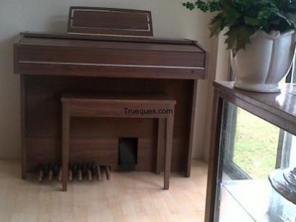 Organo yamaha por tv plasma grande