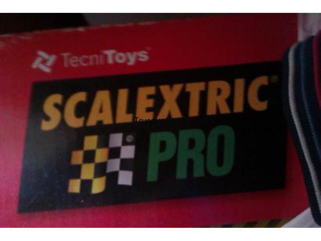 Scalextric pro casi sin usar