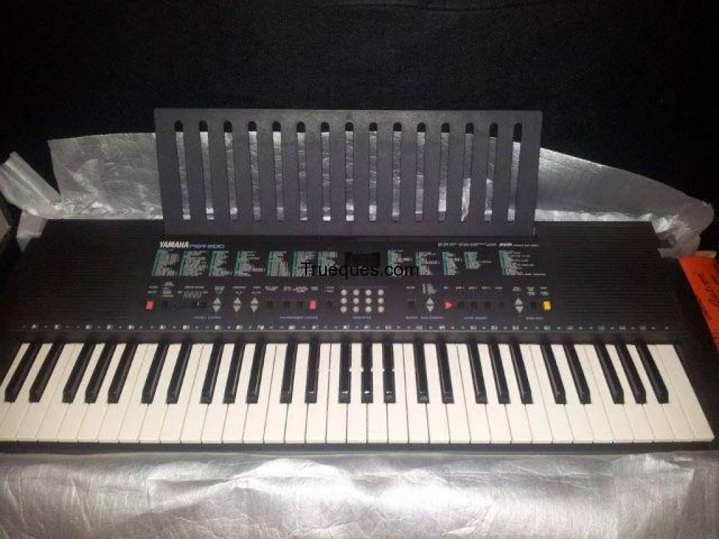 Teclado marca yamaha