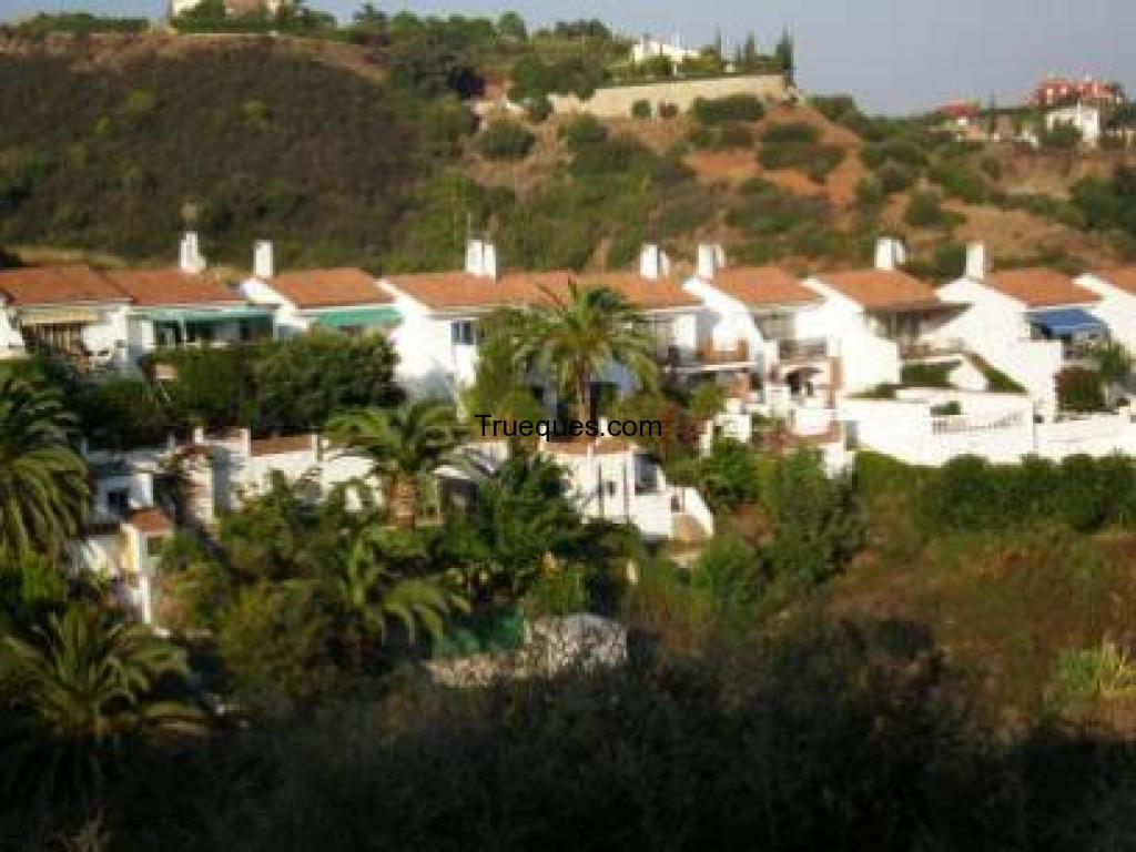 Chalet cerca de la playa en estepona por atico o vivienda similar en el pueblo